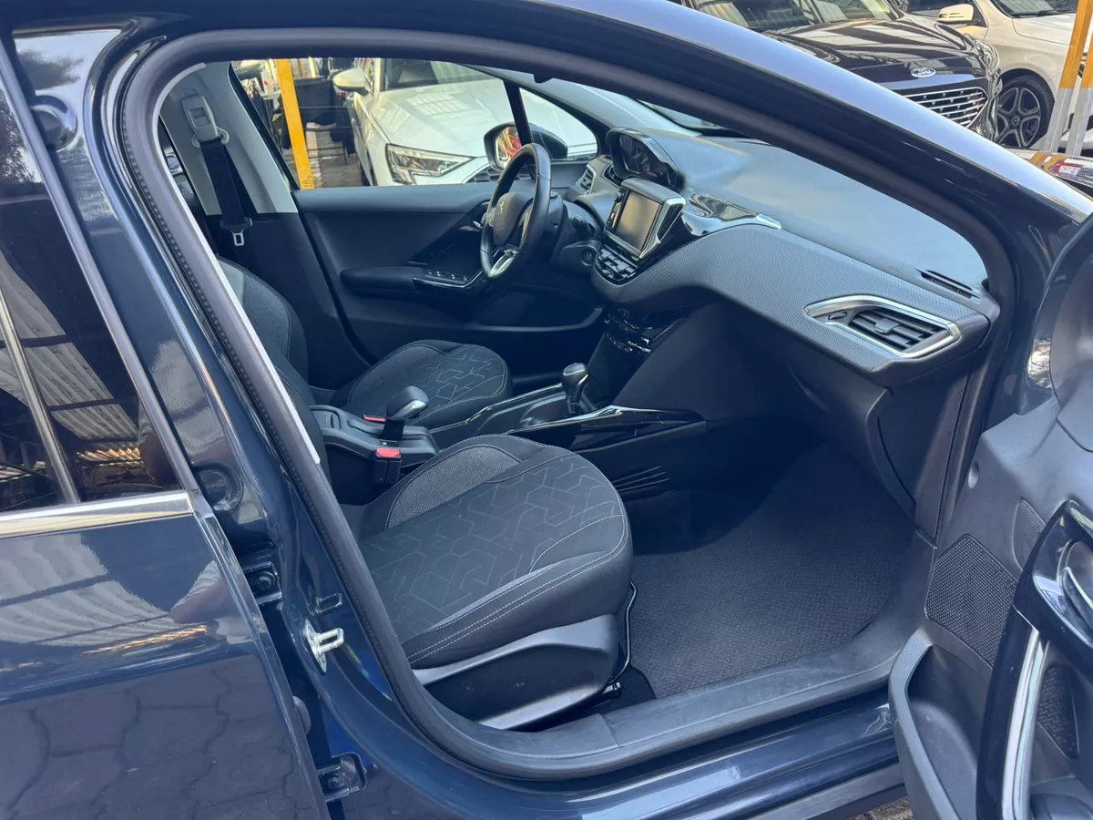 Peugeot 2008 1.6 At 2021